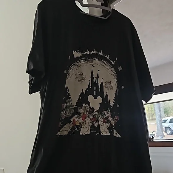 Disney T shirt Christmas at the castle charcoal grey size XL - Picture 3 of 3